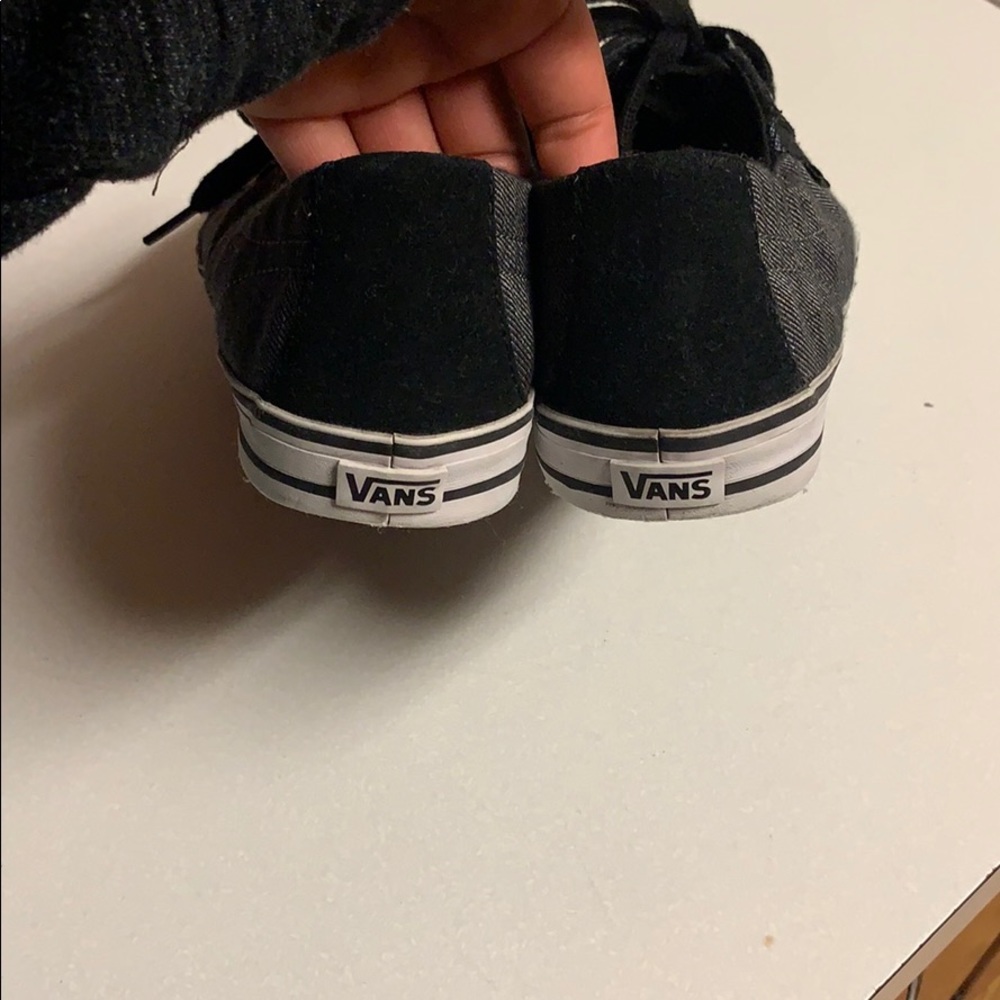 Vans - Picture 3 of 4